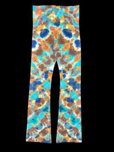 Load image into Gallery viewer, Medium Yoga Pants - run small
