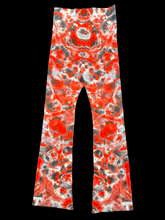 Load image into Gallery viewer, Medium Yoga Pants - run small
